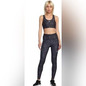 RVCA Essential Snake Print Activewear leggings M NWT